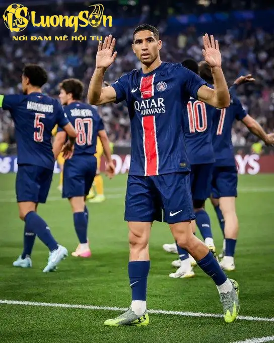 Hakimi ghi bàn vào lưới đội bóng cũ Inter Milan